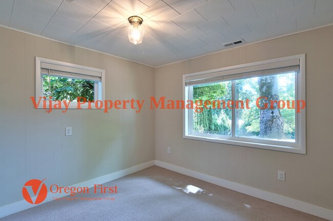 Building Photo - 12274 NW Coleman Dr