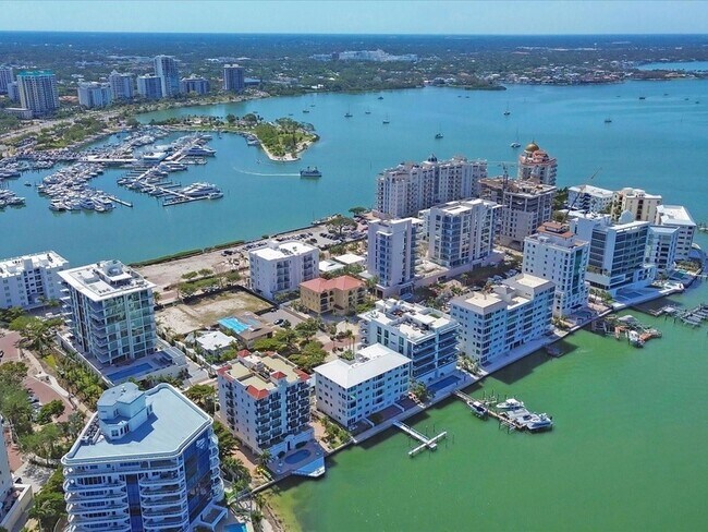 Building Photo - 226 Golden Gate Point