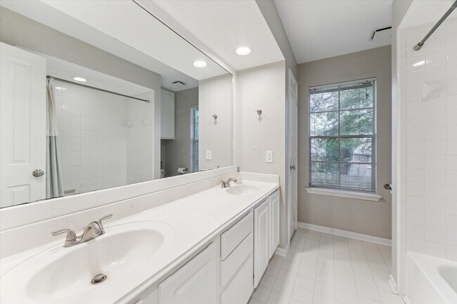 Building Photo - 178 W Greywing Cir