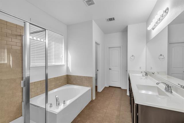 Building Photo - 1711 Twin Hills Way