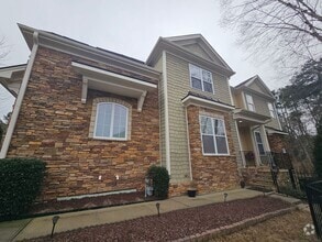 Building Photo - New Listing in Apex!