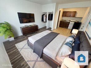 Building Photo - 2712 W Colorado Ave