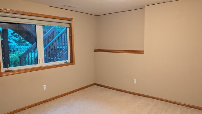 Building Photo - 2669 Kathleen Ln NE