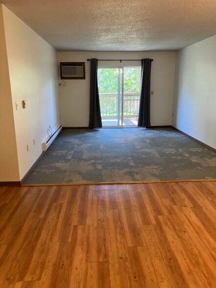 Building Photo - 803 Roundhouse Addn