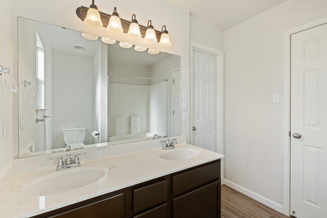 Building Photo - 325 Emerald Ridge Dr