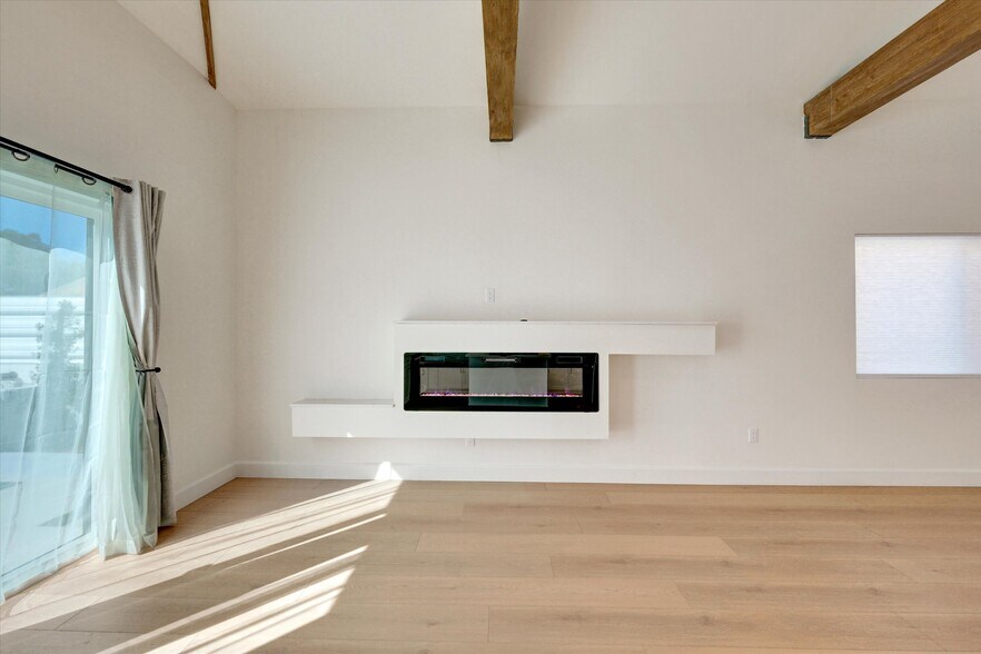 Building Photo - 5348 Thornburn St