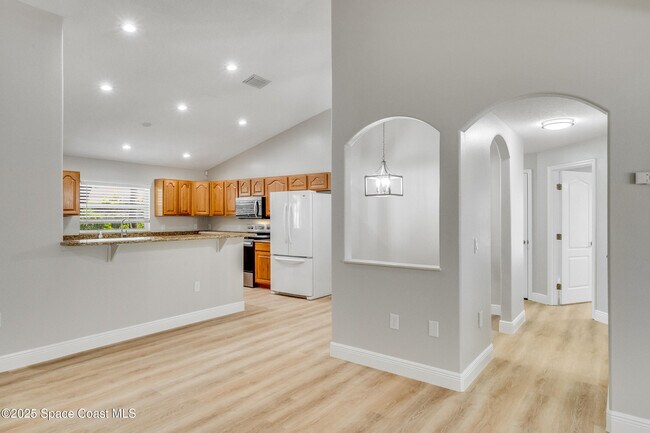 Building Photo - 187 Pinta Cir