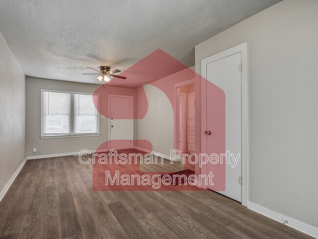 Building Photo - 1201 Carverdale Dr