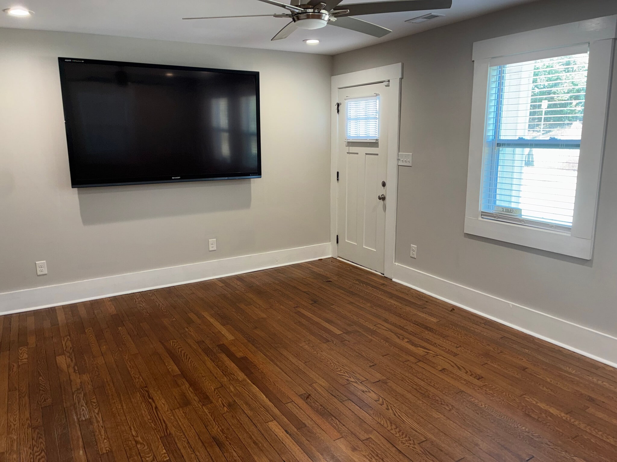 Building Photo - Room in House on Fiske St