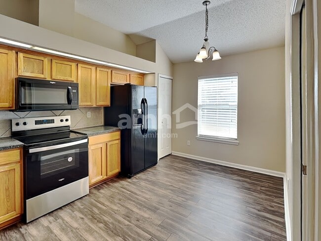 Building Photo - 6037 Scenic Meadow Ln