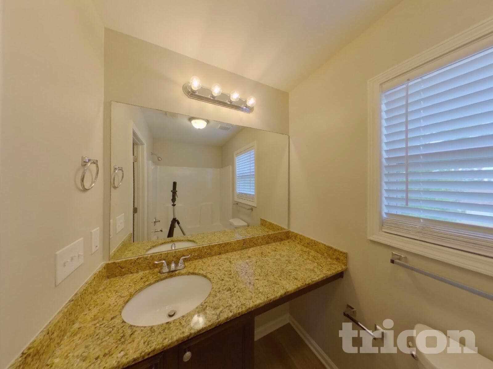 Building Photo - 18 Driftwood Ave