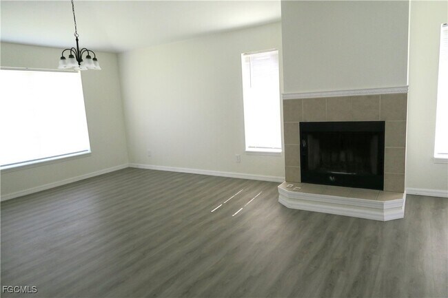 Building Photo - 2309 SE 5th Pl