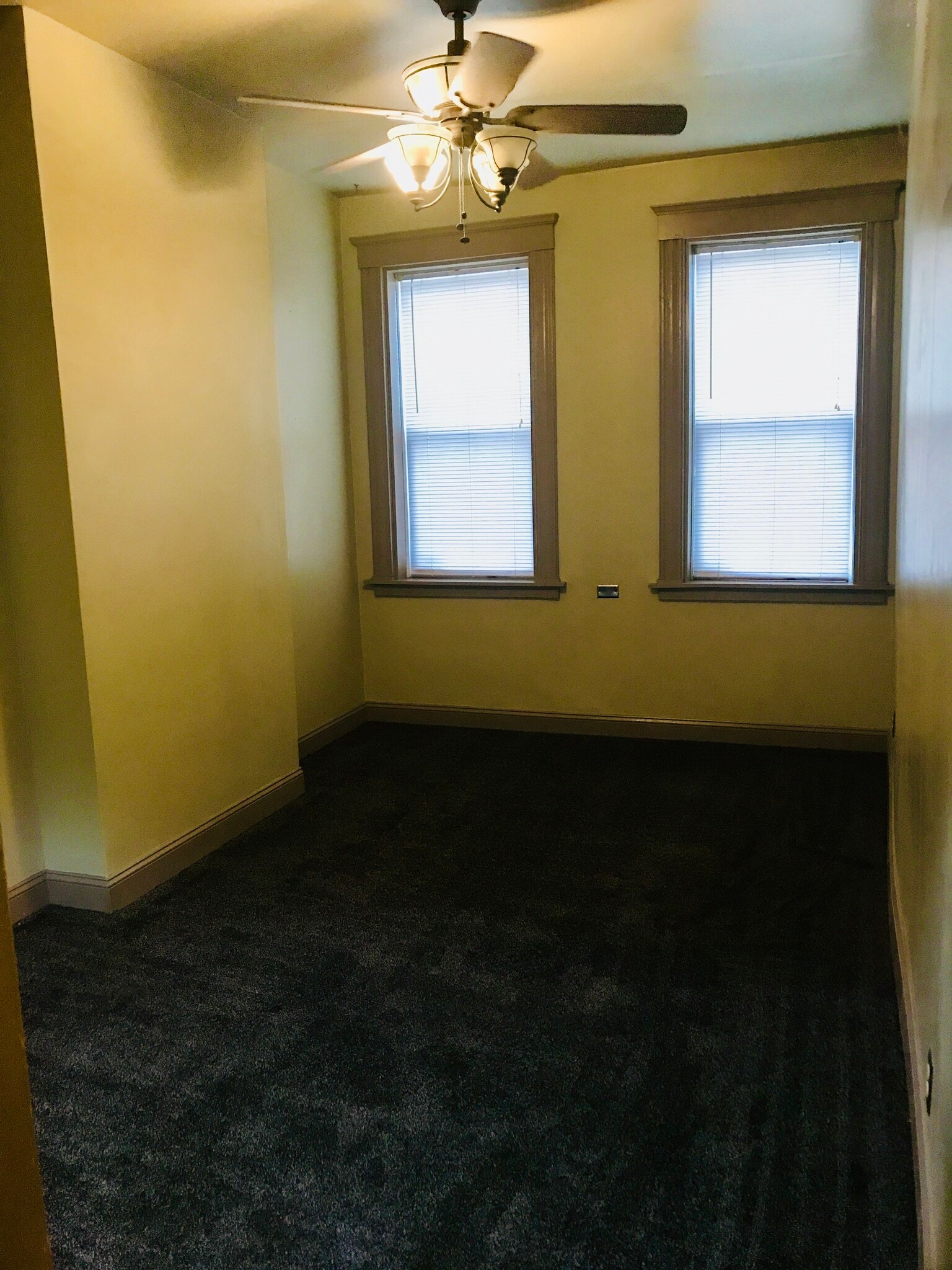 Bedroom - 418 Garrard St