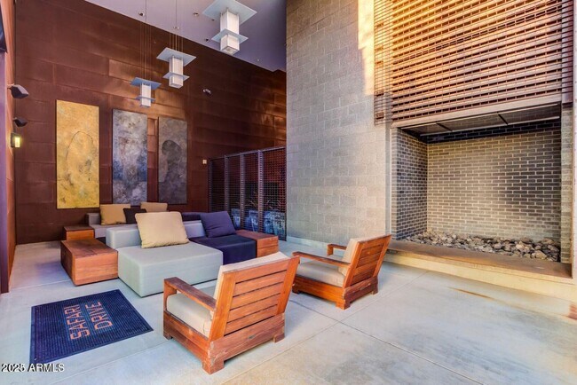 Building Photo - 4747 N Scottsdale Rd
