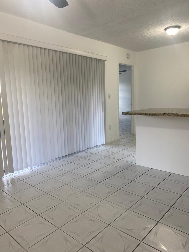 Building Photo - 1380 Longarzo Pl
