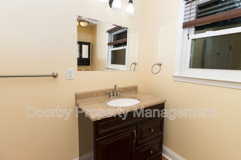 Building Photo - 1123 John Ross Rd