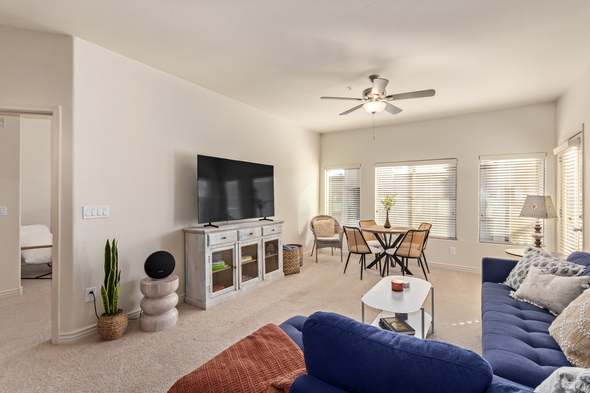 Building Photo - 5450 E Deer Valley Dr