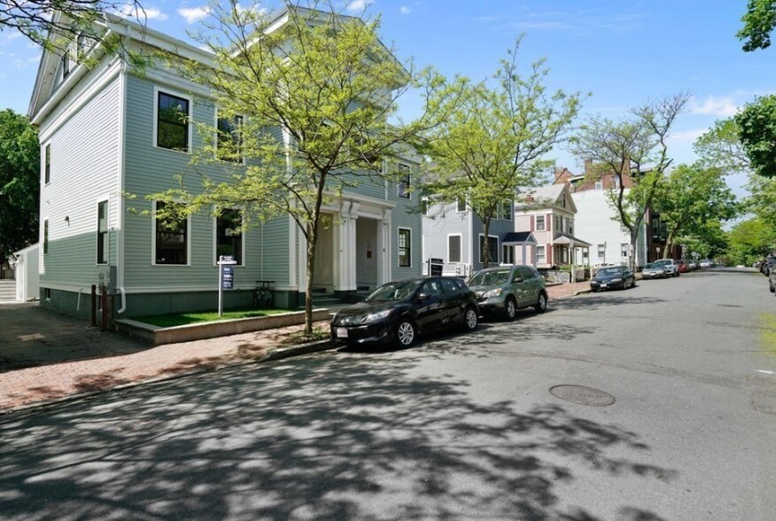 Primary Photo - 68 Otis St