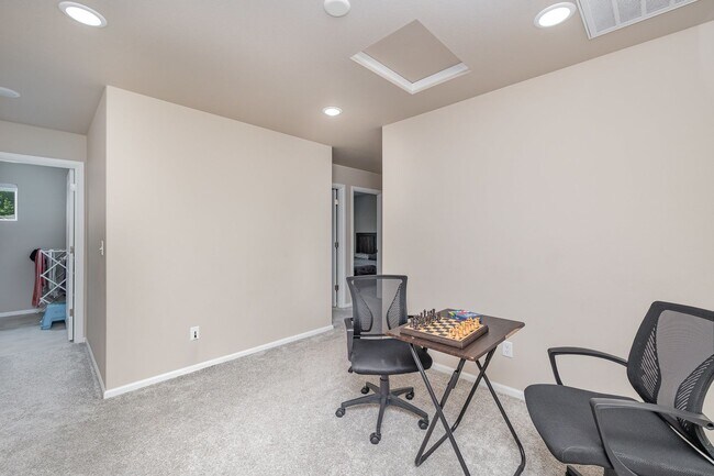 Building Photo - Charming 4-Bed | 2.5-Bath Home in Sultan $...
