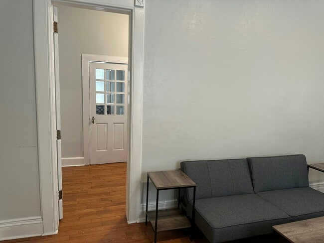 Building Photo - 624 Jefferson Ave