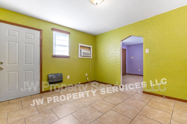 Building Photo - 2633 Governor Nicholls St