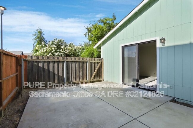 Building Photo - 3203 Sher Ct