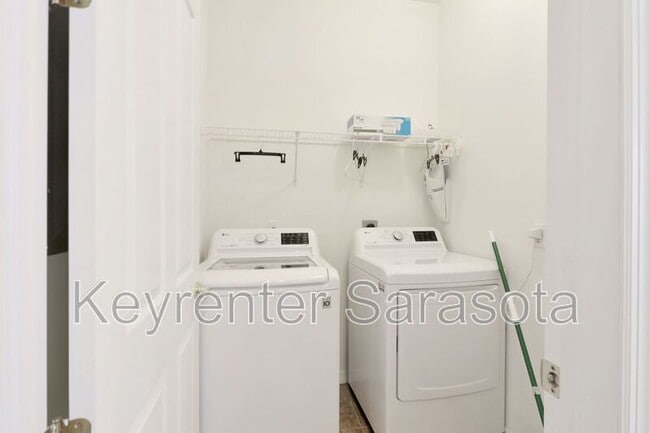 Building Photo - 4480 Streamside Ct