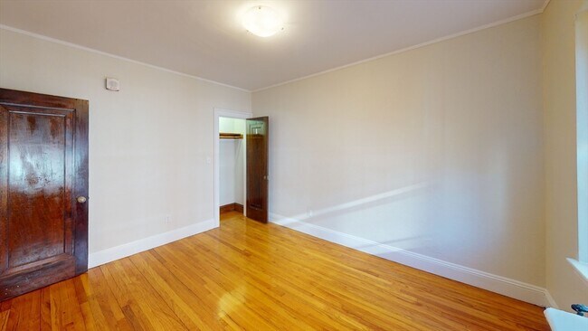 Building Photo - 85 Strathmore Rd