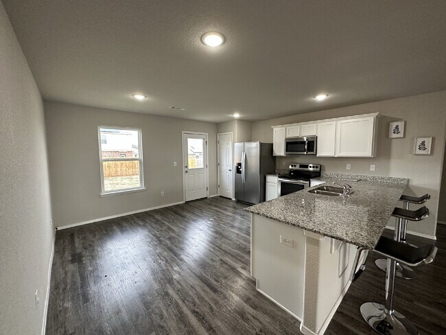 Building Photo - 6801 SW Pilgrim Rd