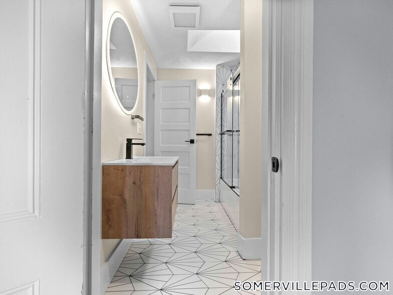 Building Photo - 39 Hancock St