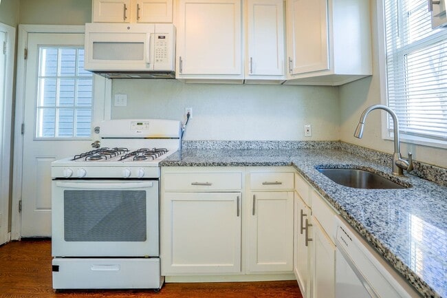 Building Photo - Beautiful Newly Renovated 3BD 1BA House on Mt Washinton