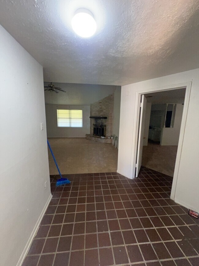 Building Photo - 14834 Keelby Dr