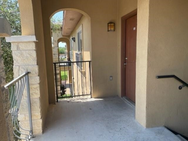 Building Photo - 9805 Sterling Loop