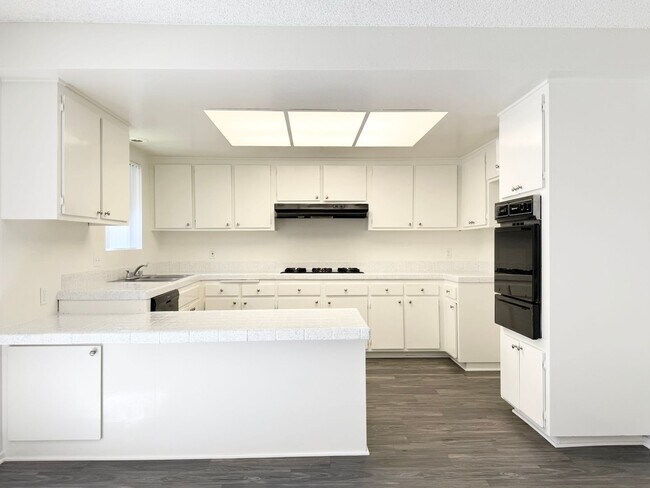 Building Photo - Townhome in Fire Mountain w/ Attached Garage!