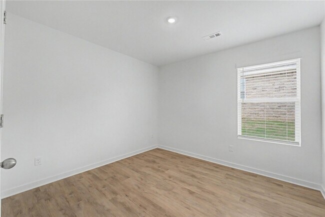 Building Photo - 3070 Rosalee Ln