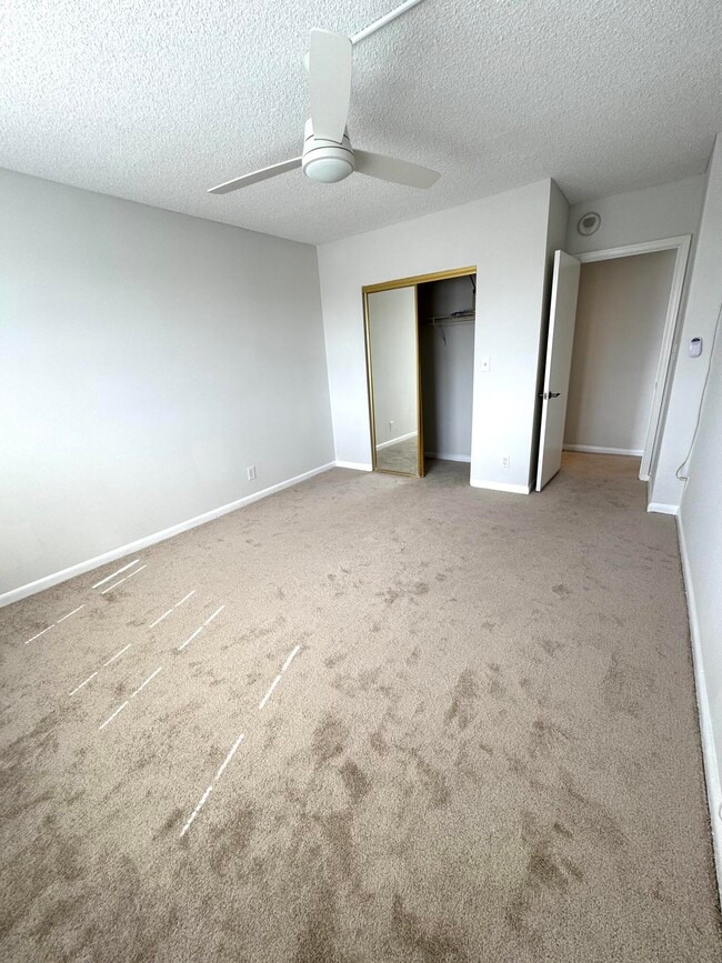 Building Photo - 200 S Birch Rd