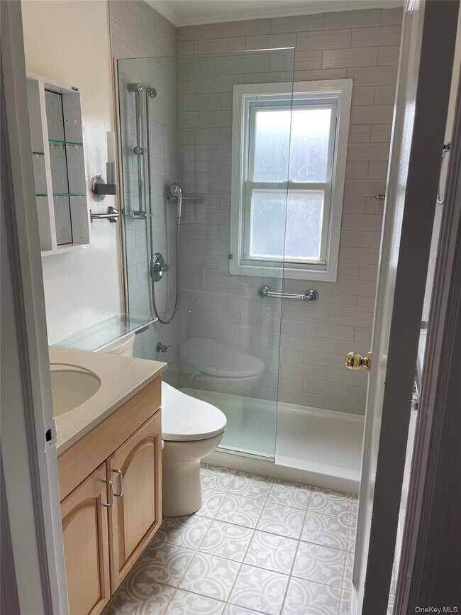 Building Photo - 8 Cameron Ln