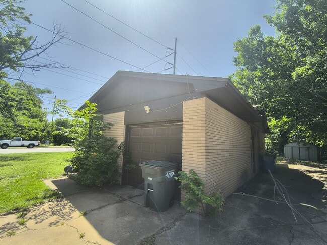 Building Photo - 140 Ridgecrest Rd