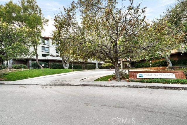 Building Photo - 4210 Vía Arbolada