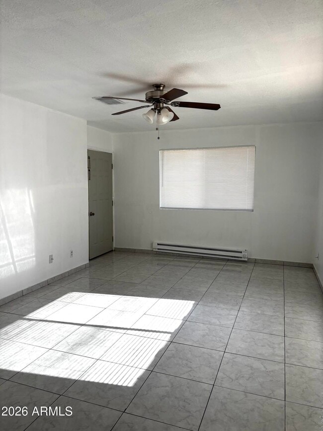 Building Photo - 2135 Hohokam Dr