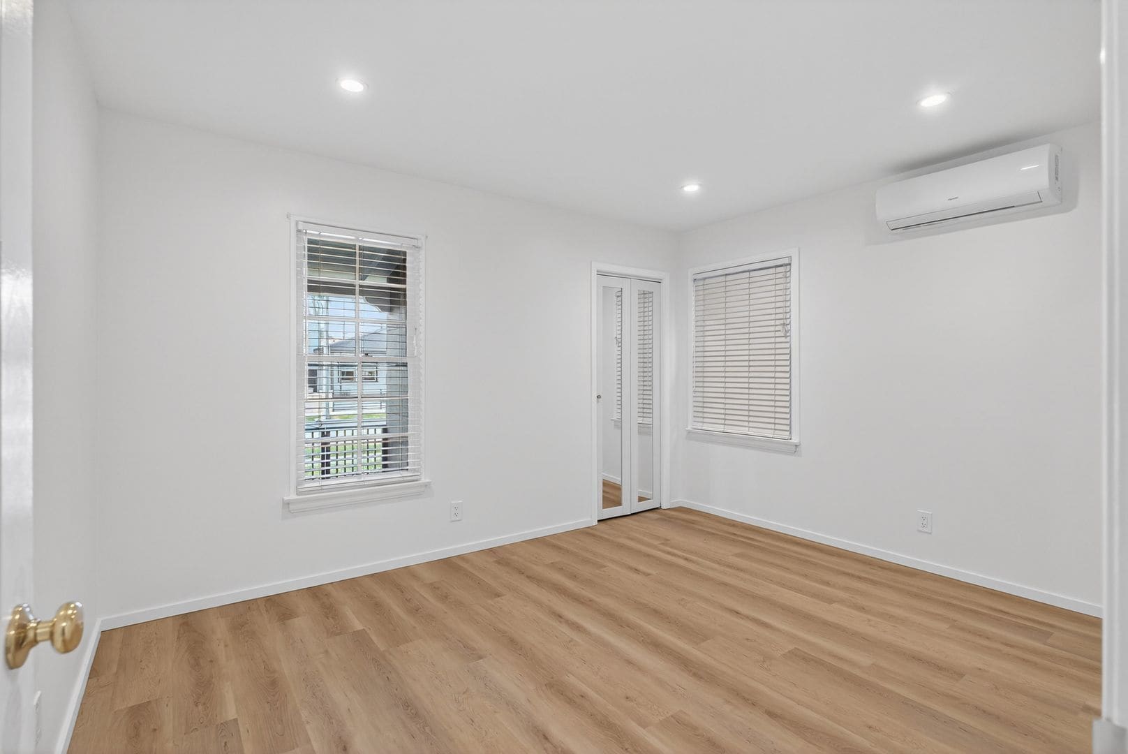 Building Photo - 242 Claremont Ave