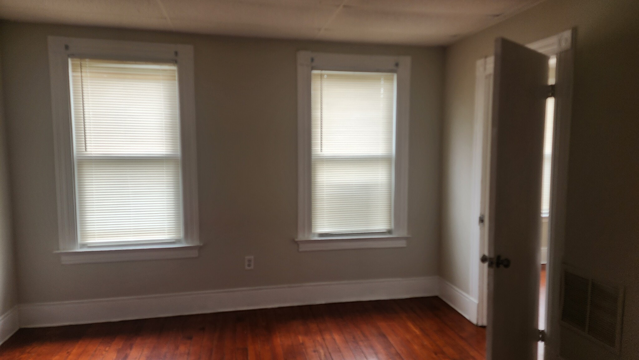 Building Photo - 114 Cedar Hill Ave