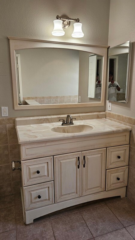 Building Photo - 711 S Roca St