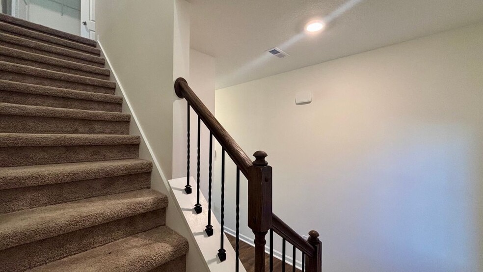 Building Photo - 333 Emma Victoria Wy