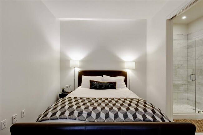 Building Photo - 210 Lavaca St