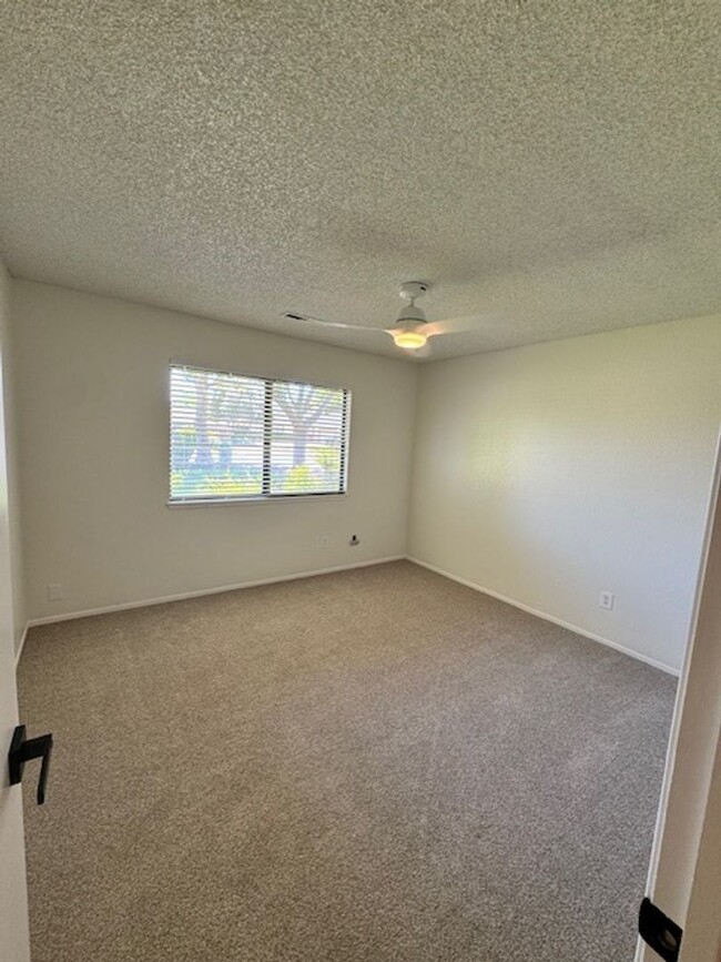 Building Photo - Remodeled home with a view