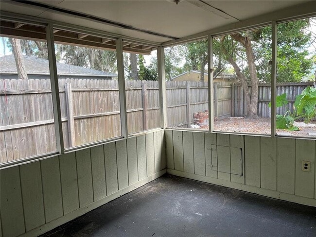Building Photo - 909 N Thornton Ave