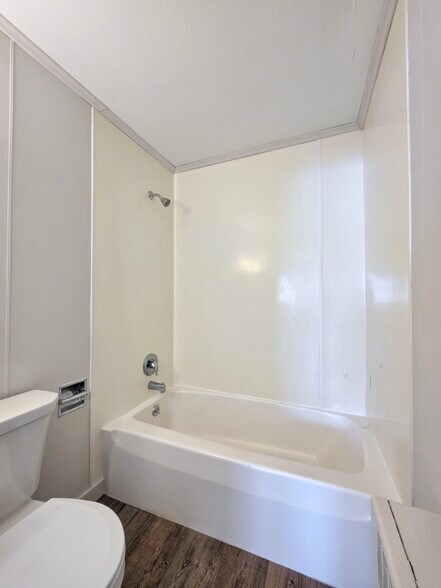 Building Photo - 2622 Creek Hill Rd