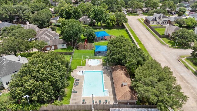 Building Photo - 22730 Tara Way Dr