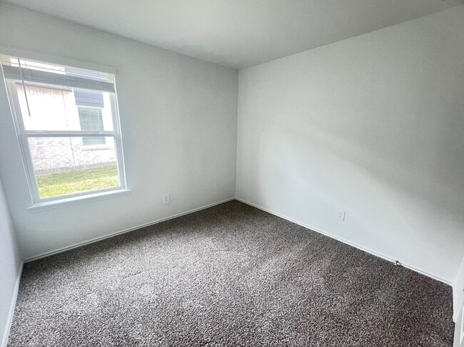 Building Photo - 5930 Cypress Hts Dr